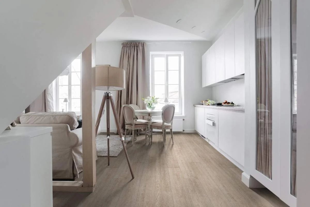 Купить Линолеум Идеал Империя Индийский Дуб 2 (Ideal Imperia Indian Oak) 23 кл. от поставщика Консалт Паркет, детальное фото