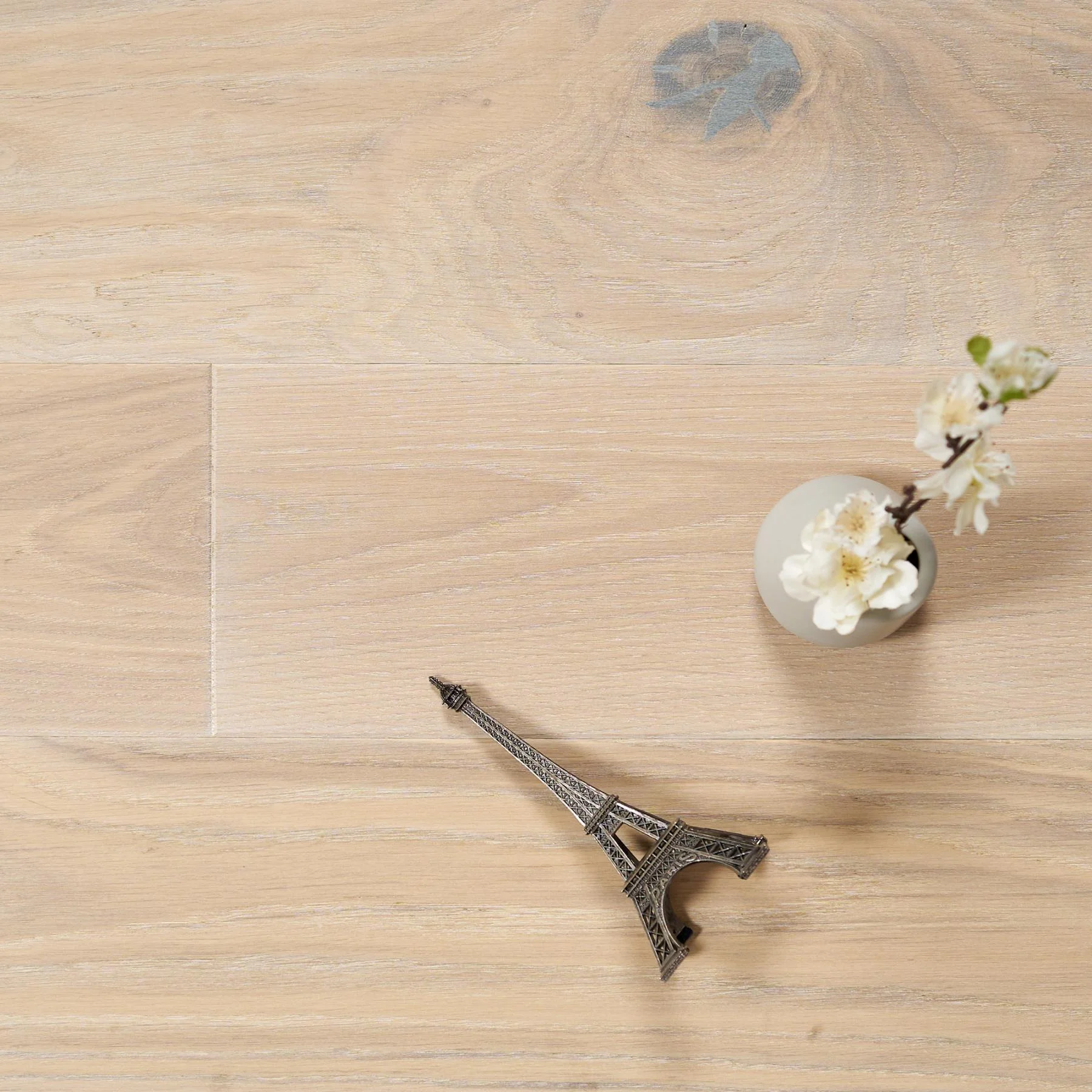 Купить Паркетная доска Таркетт Танго Классик Дуб Светлый браш BR (Tarkett Tango Classic Oak Bright)  кл. от поставщика Консалт Паркет, детальное фото