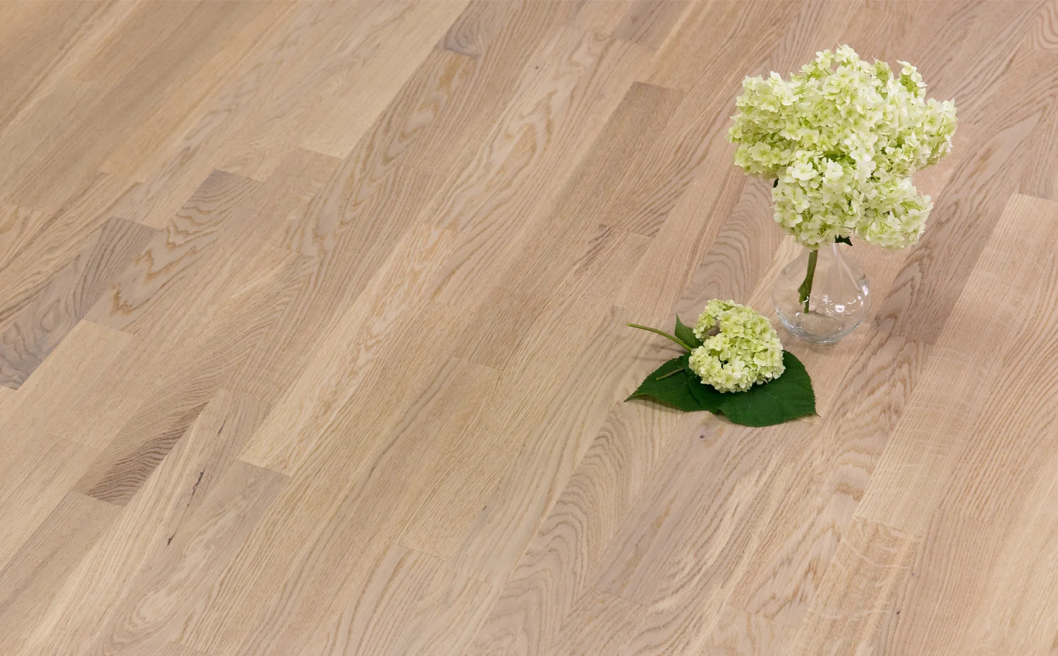 Купить Паркетная доска Поларвуд Классик Дуб Ливинг Белый Матовый (Polarwood Classic Living White Matt)  кл. от поставщика Консалт Паркет, детальное фото