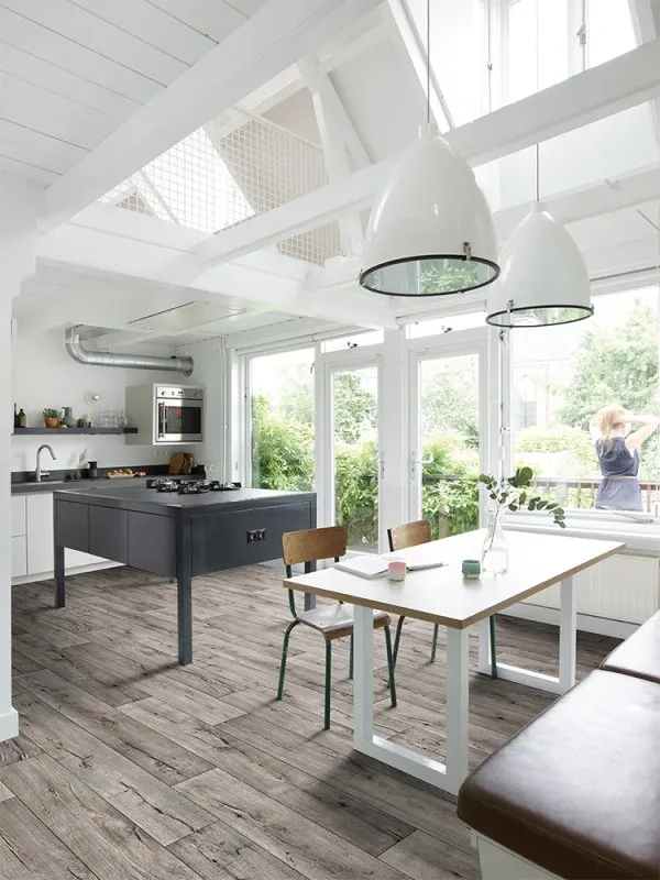 Купить Линолеум Ideal Ultra Cracked Oak 5 32 кл. от поставщика Консалт Паркет, детальное фото