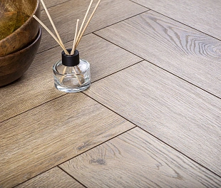 Ламинат Хомфлор Ёлочка 8 BR Пралине / Каджун Дуб (Homflor Herringbone Praline Cajun Oak)