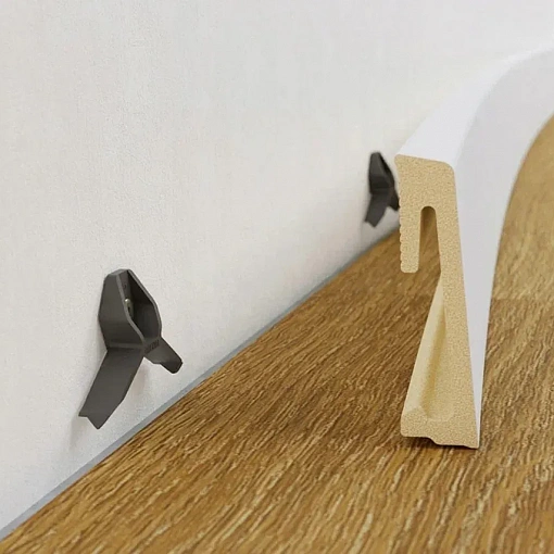 Плинтус Salag Alpha Biały AP61U1