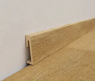 Плинтус Салаг Альфа Солидный Дуб AP6135 (Salag Alpha Solid Oak) — фото 2